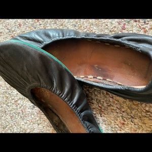 Well Loved Tieks size 9